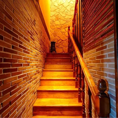House With 3 Bedrooms In Chozas De Abajo, With Wifi Apartmán *