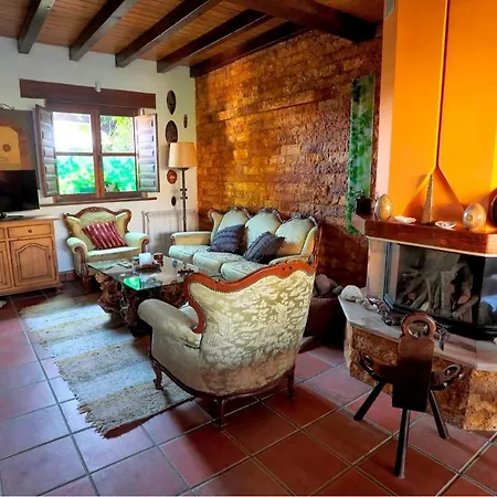 Apartmán House With 3 Bedrooms In Chozas De Abajo, With Wifi