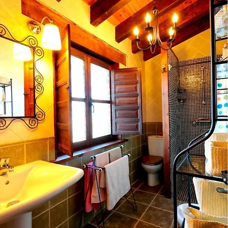 House With 3 Bedrooms In Chozas De Abajo, With Wifi *