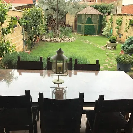 Apartmán House With 3 Bedrooms In Chozas De Abajo, With Wifi Villanueva del Carnero