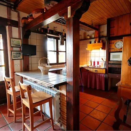 House With 3 Bedrooms In Chozas De Abajo, With Wifi Apartmán