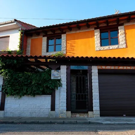 Apartmán House With 3 Bedrooms In Chozas De Abajo, With Wifi Villanueva del Carnero
