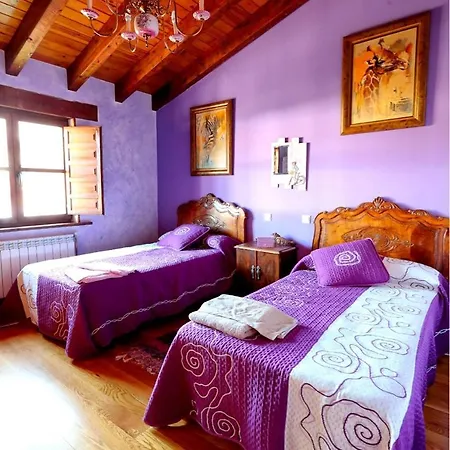 House With 3 Bedrooms In Chozas De Abajo, With Wifi Apartmán