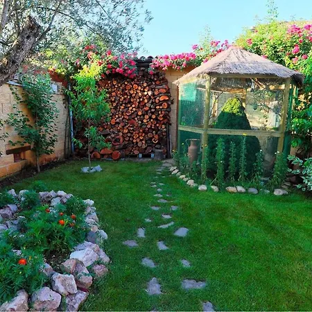 Apartmán House With 3 Bedrooms In Chozas De Abajo, With Wifi