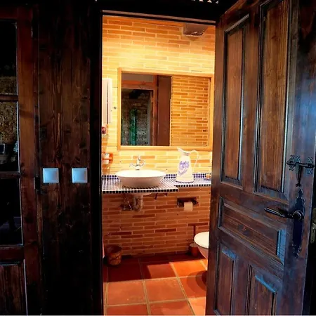 House With 3 Bedrooms In Chozas De Abajo, With Wifi