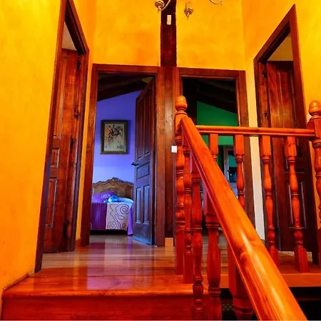 House With 3 Bedrooms In Chozas De Abajo, With Wifi Apartmán Villanueva del Carnero